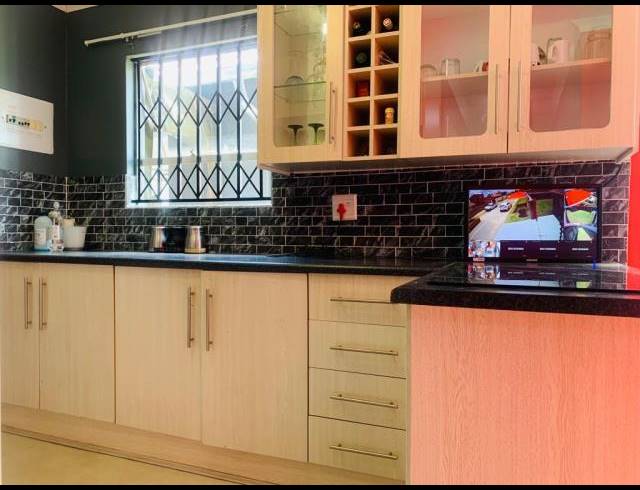 3 BEDROOM PROPERTY TO RENT IN FLEURHOF